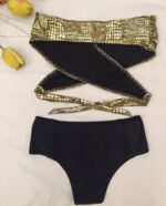 بیکینی مایو ۲ تکه مجلسی sexi زنانه و دخترانه با سوتین شنا باز و لخت پورن طرح پوست مار لاکچری ، شیک و خاص طلایی رنگ با کاپ اسفنجی نازک و ثابت با بندهای تزیینی دور شکم برهنه و شرت مایو ست مشکی کشی برند خارجی و وارداتی شین ( shein )