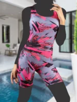 مایو پادار زنانه برای استخر شنا بصورت کاپدار اسفنجی متحرک اسپیدو ( Speedo ) صورتی رنگ نیمه پوشیده بدون آستین . خرید مایو زنانه پادار پوشیده برای استخر
