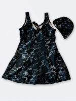 مایو دامنی کاپدار زنانه مشکی یک تکه و سرهمی طرح رگ دار رنگ با ست کلاه استخر برند لایف ( Life ) بصورت شلوارکی ( پادار ) یکسره چسبیده زیر دامن