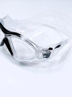 عینک استخر فرم بزرگ زنانه و مردانه مناسب و مخصوص برای آموزش شنا جی جیا ( Jiejia ) با کیفیت اعلا سیلیکونی ضد بخار سفید و مشکی رنگ با بند قابل تنظیم