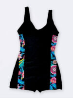مایو پادار شیک و زیبا زنانه نیمه پوشیده مشکی با کناره طرح گل برای استخر زنانه برند شین ( shein ) کاپدار متحرک . خرید مایو شیک از سایت تخصصی لباس شنا ساترال