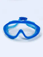 عینک استخر فریم بزرگ آبی رنگ زنانه و مردانه اسپیدو ( Speedo ) همراه با قیمت عینک استخر مناسب برای مسابقه شنا اعلا با کیفیت ضد بخار با بند سگگ دار قابل تنظیم