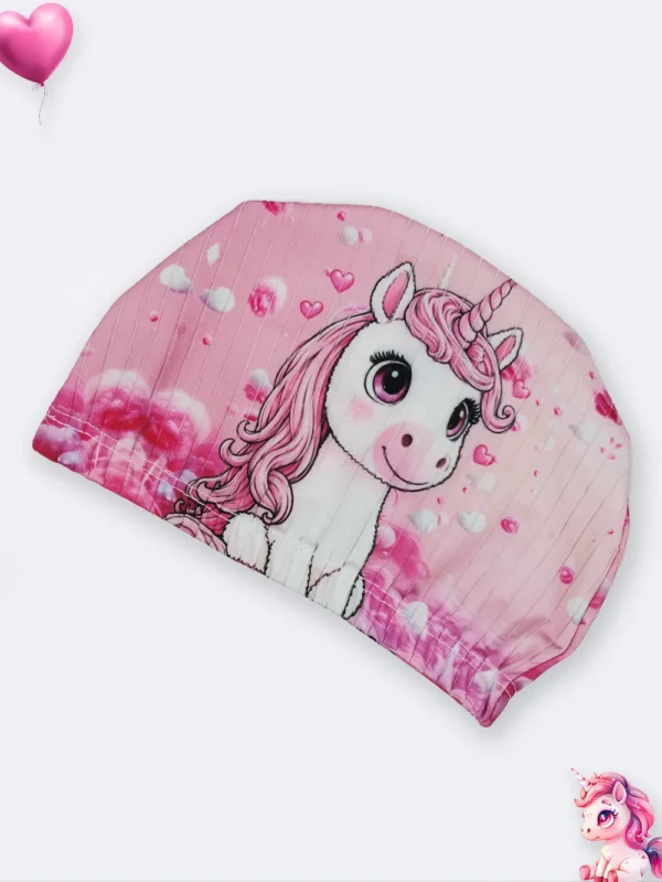 کلاه پارچه ای استخری دخترانه صورتی رنگ طرح اسب تک شاخ کیوت برای استخر